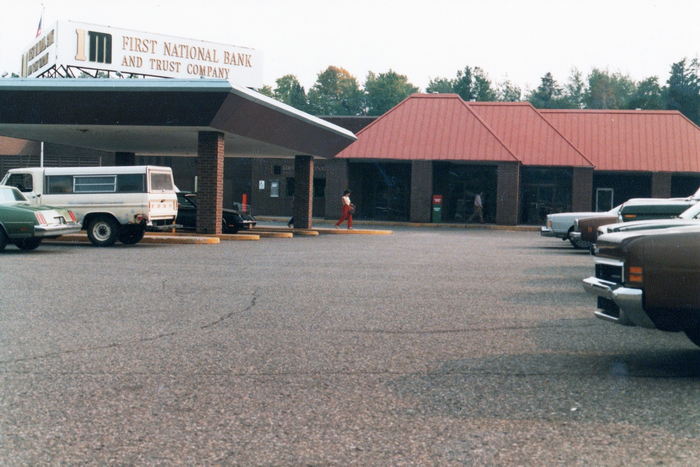 Marquette Mall - From Marquette Mall Memories Facebook (newer photo)